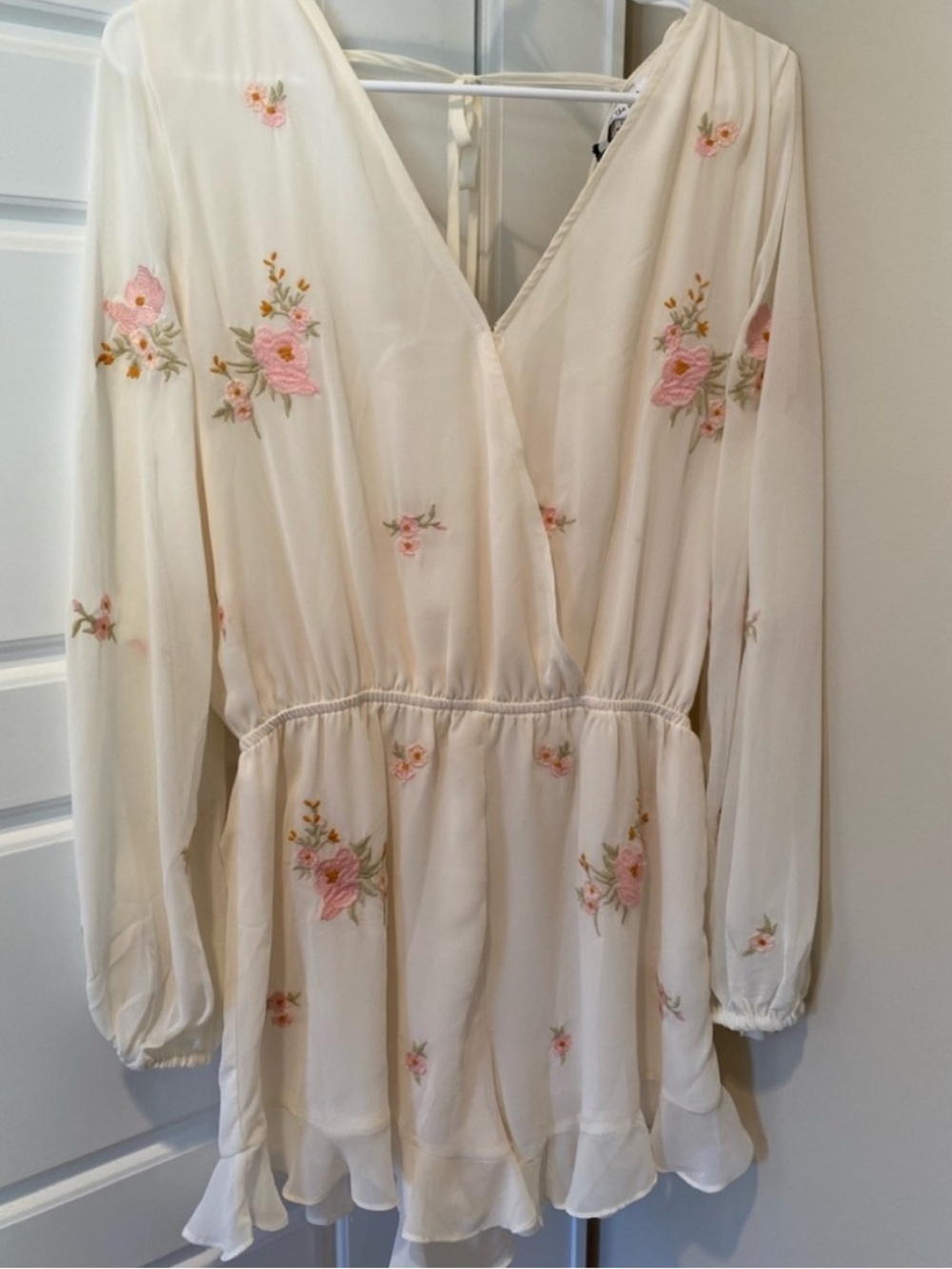 Jacqui E Cream Floral Embroidered Flounce Hem Romper NWT